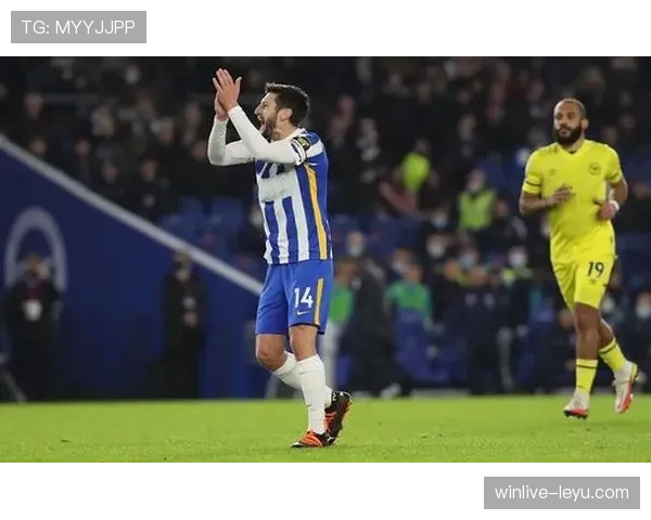 阿什利·扬重返英超状态回暖，为球队注入新活力