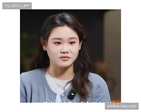 刷到张家齐拎菜米袋回家的那张，平民设定把我笑懵了